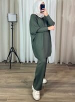 Ensemble en maille vert olive oversize avec haut long et pantalon droit