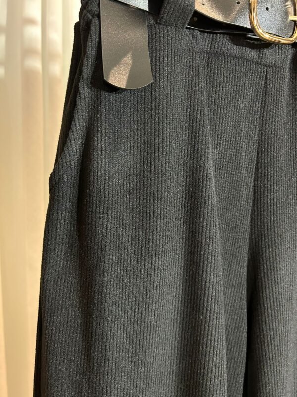 pantalon large noir femme style modeste maille côtelée