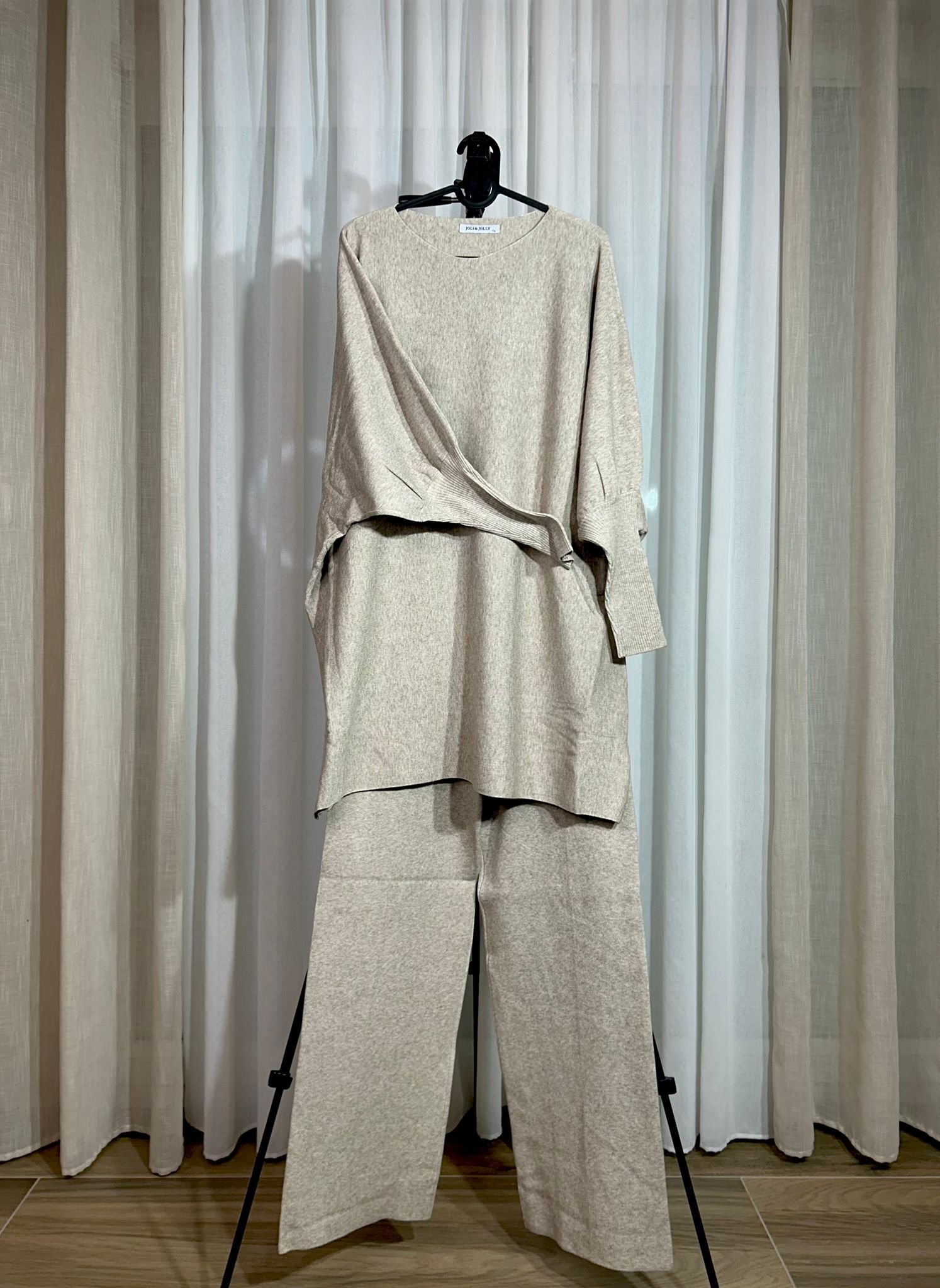 ensemble_maille_gris_face ensemble maille gris femme hijabi oversize fluide