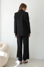 Ensemble Tailleur de Soirée en Crêpe – Total Look Strass & Silhouette Structurée – Image 5