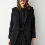 Ensemble Tailleur de Soirée en Crêpe – Total Look Strass & Silhouette Structurée