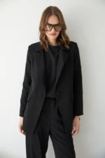 Ensemble Tailleur de Soirée en Crêpe – Total Look Strass & Silhouette Structurée